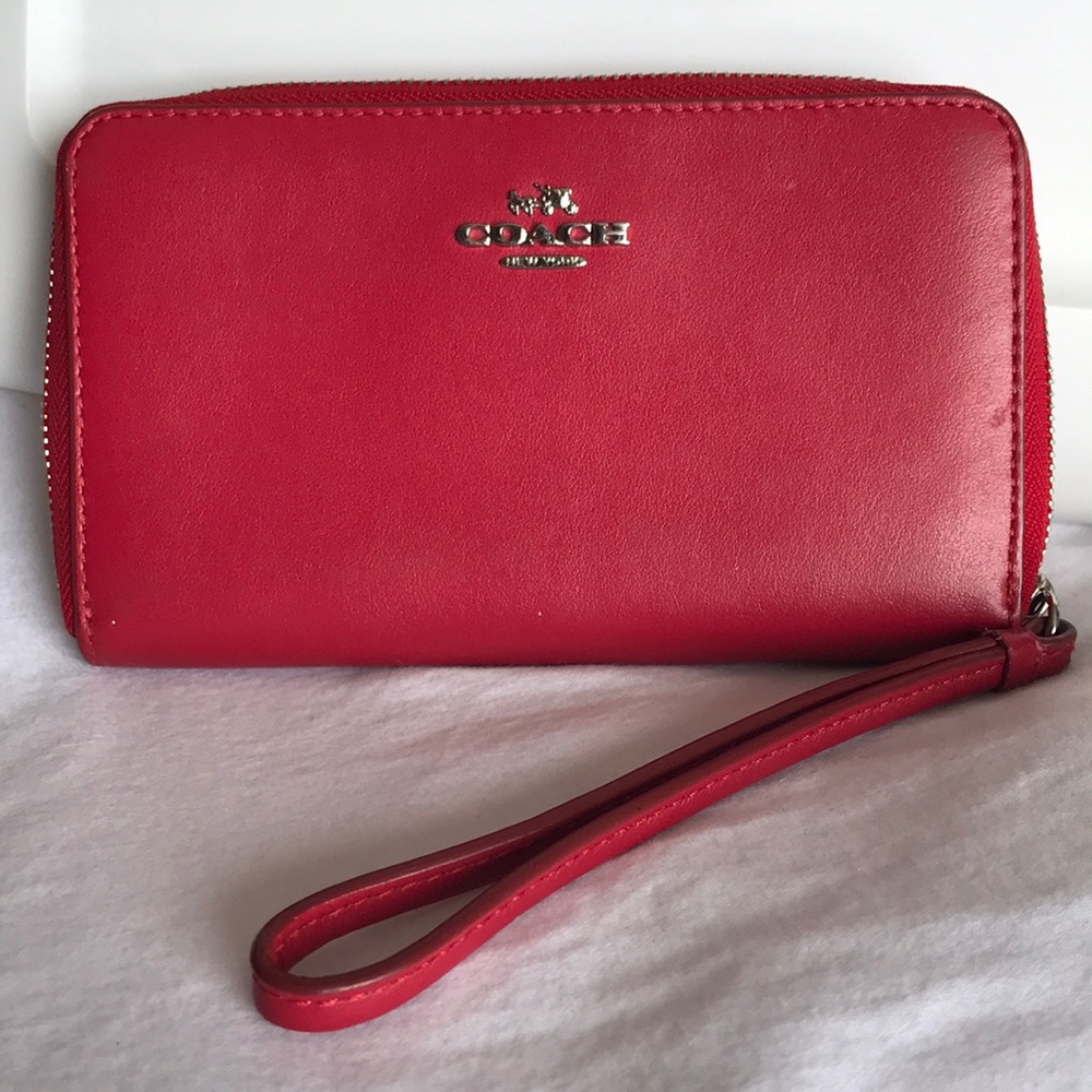 Coach wallet! Lightly used!